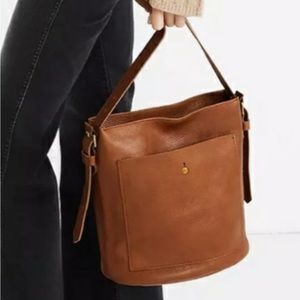 madewell transport bucket bag - english saddle